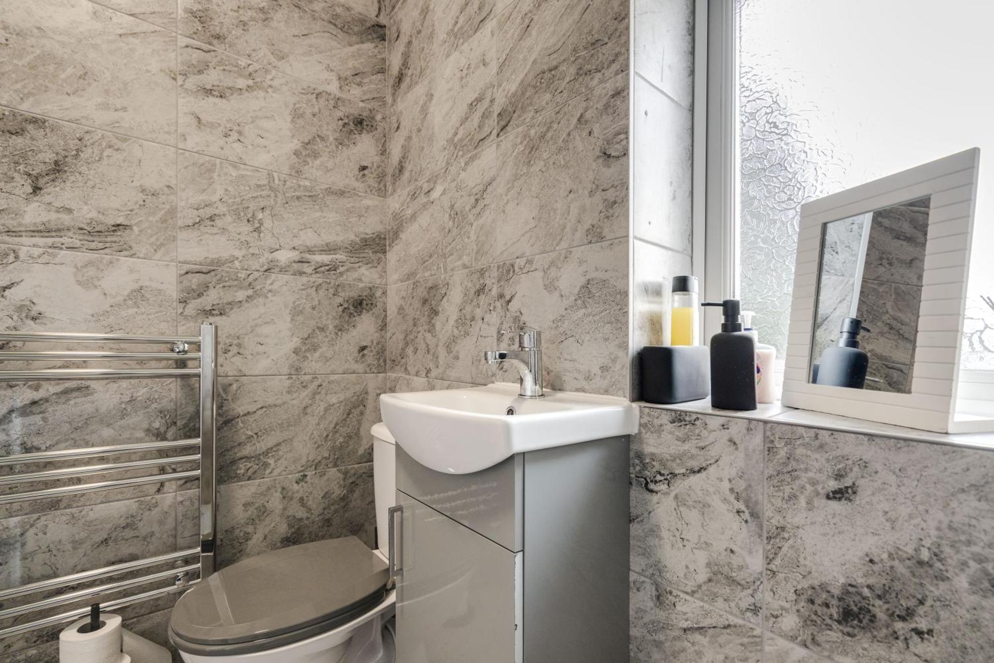 Villa Shawe House - 10 Minute Mcr Airport - Free Parking Wythenshawe Zimmer foto