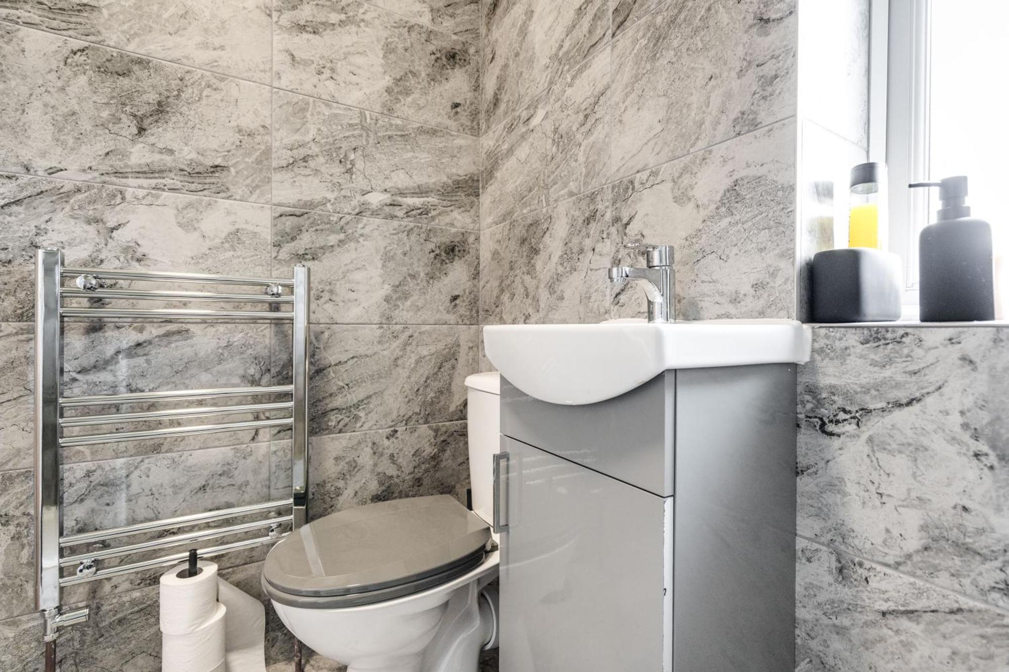 Villa Shawe House - 10 Minute Mcr Airport - Free Parking Wythenshawe Zimmer foto